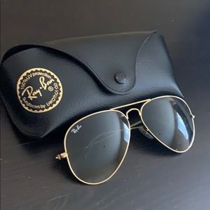 Black Ray Ban Aviators